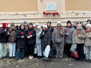 "Герои в нашей памяти: мероприятия к Дню неизвестного солдата" "Герои в нашей памяти: мероприятия к Дню неизвестного солдата"