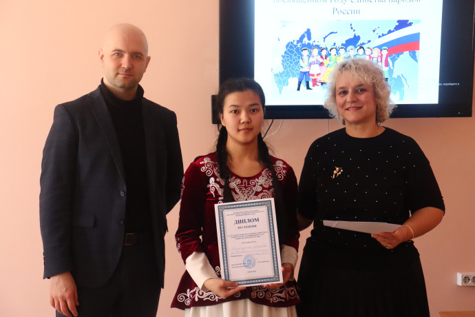 Единство в наших руках &ndash; конкурс чтецов, посвященный Дню воссоединения Крыма с Россией. 3